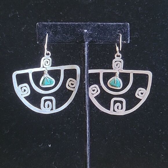 NWOT Boho earrings costume, fashion jewelry - Picture 2 of 2